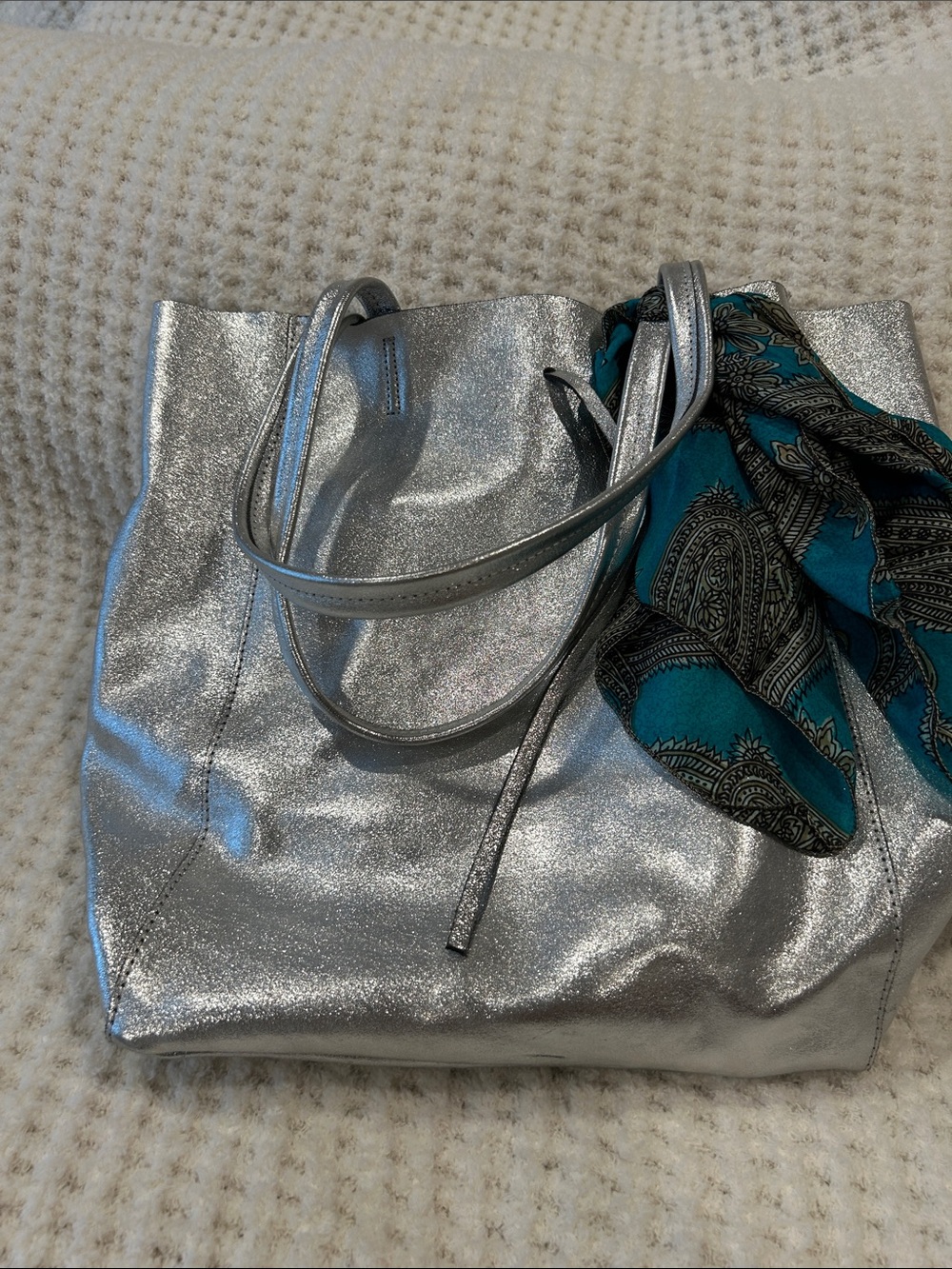 Vera Pelle Italian leather Shimmery Silver Tote with Teal Accent Scarf